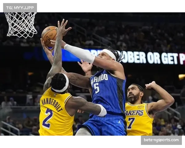 无限换防战术与阵容脱节 湖人防守策略临场调整滞后